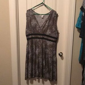 Leopard print sleeveless dress